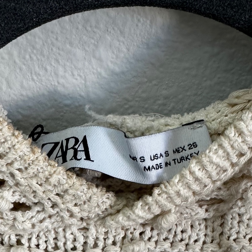 ZARA Crochet Sleeveless Hoodie – Sleeveless Knit Top (Cream) - Picture 2 of 3